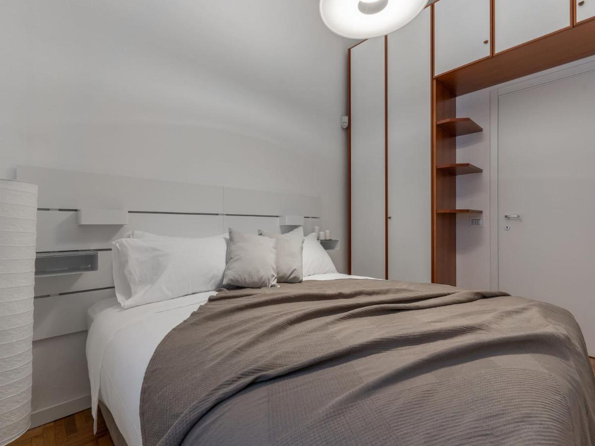 The Best Rent - Spacious Three-Bedroom Apartment In Moscova Milán Exterior foto